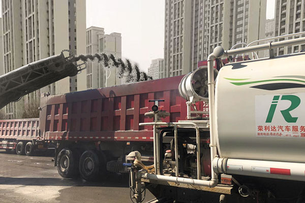 挖掘機(jī)租賃要考慮期限、費(fèi)用等事項(xiàng)